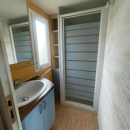 Mobilhome 5p Proche Puy Dufou 120cv * La Boissiere-de-Montaigu